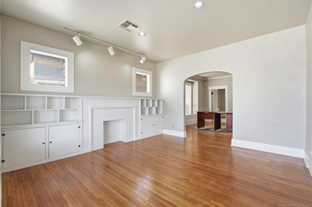 1207 S Carson Ave - Photo 2 of 8