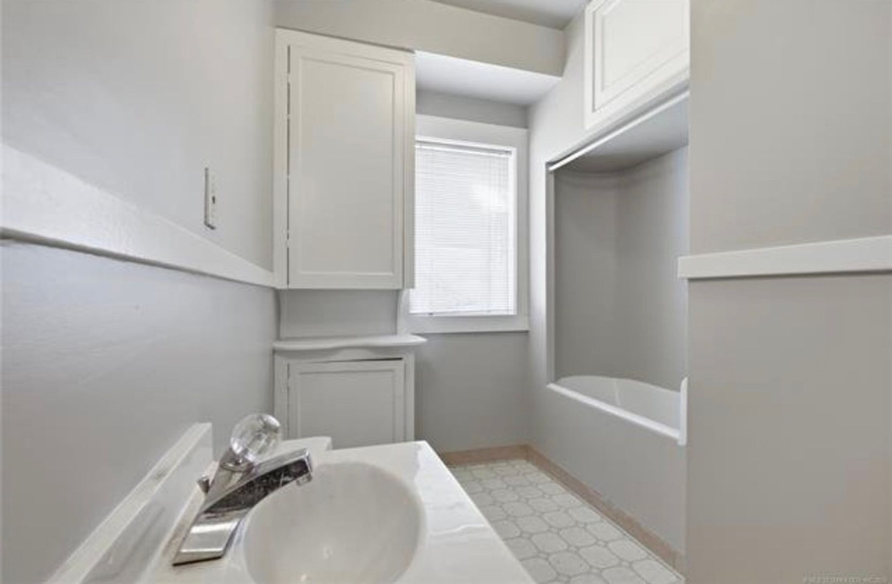 1207 S Carson Ave - Photo 6 of 8