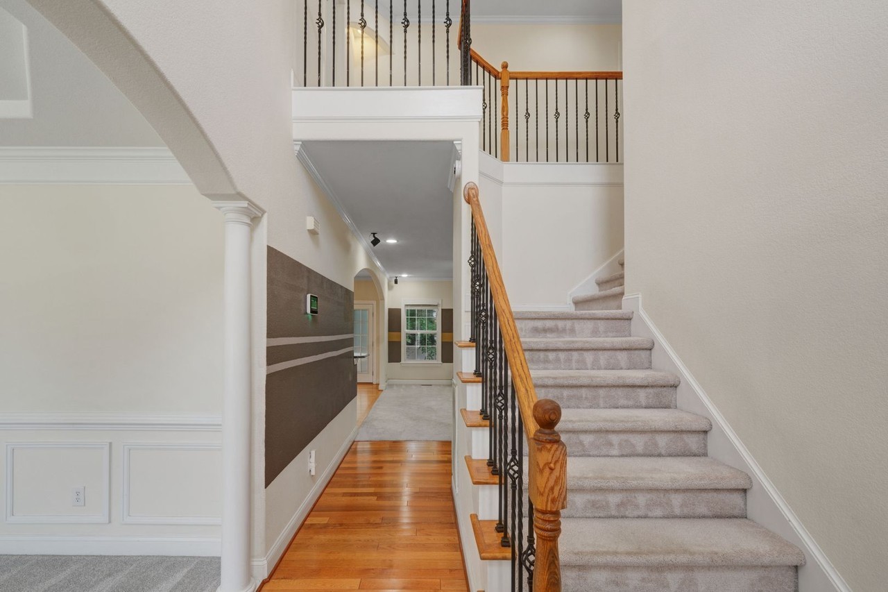 2024 Dakota Ct - Photo 2 of 44