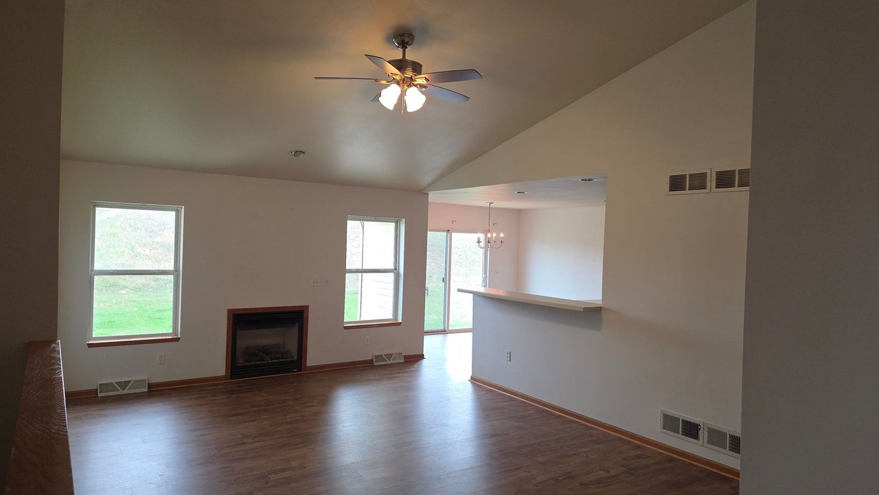1714 9th Ave - Photo 2 of 9