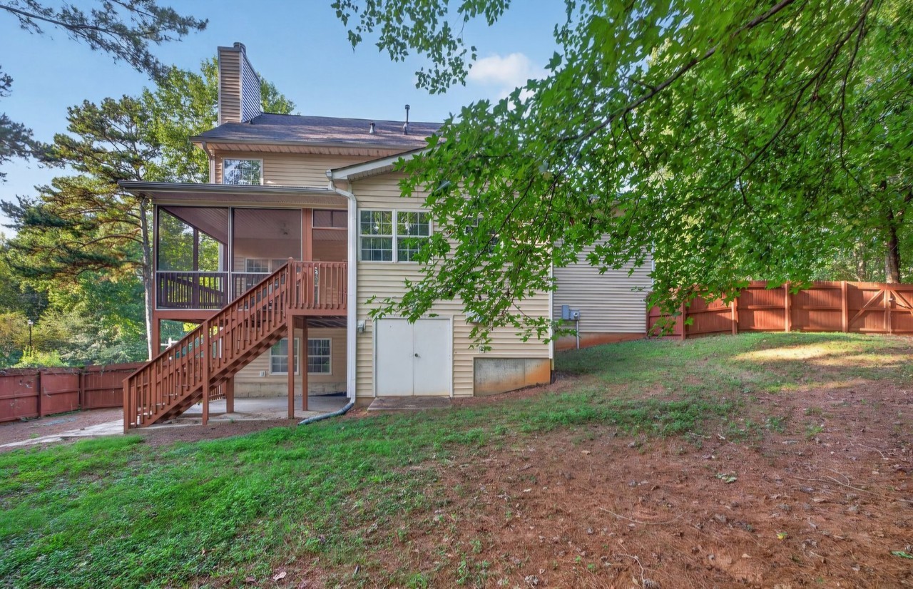 60 Tyler Woods Dr - Photo 2 of 20
