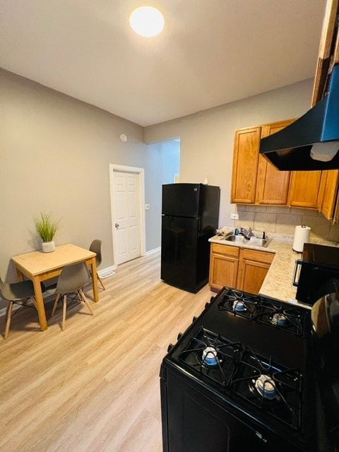 3832 W Lexington St #1 - Photo 5 of 7