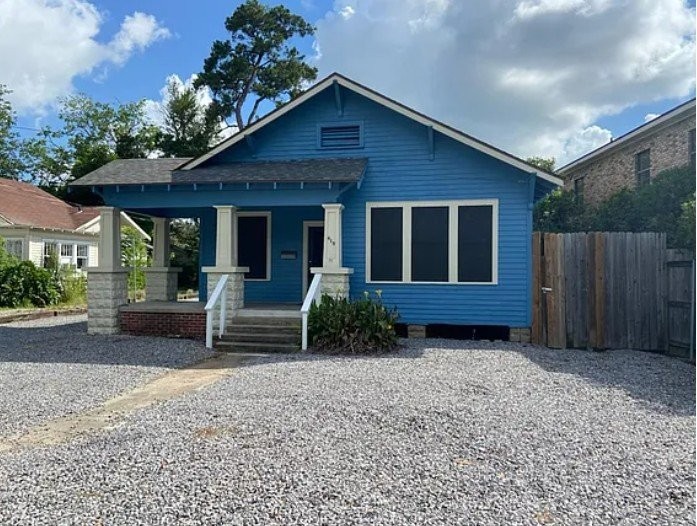 615 E University Ave - Photo 2 of 5