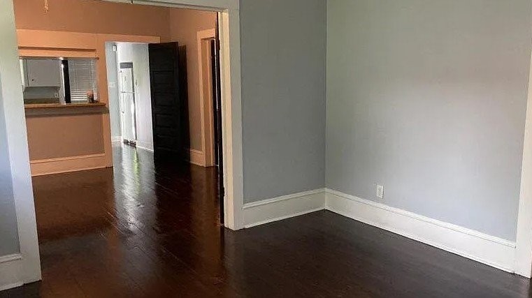 615 E University Ave - Photo 3 of 5