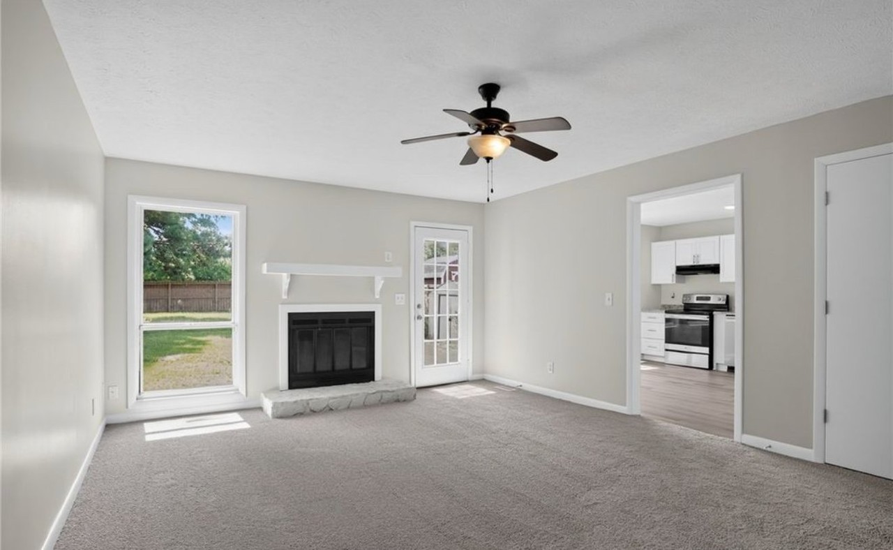 6874 Kingsgate Dr - Photo 3 of 16