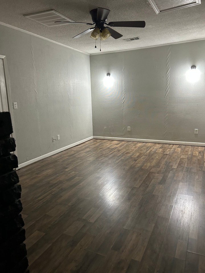 603 N 12th St - Photo 2 of 7