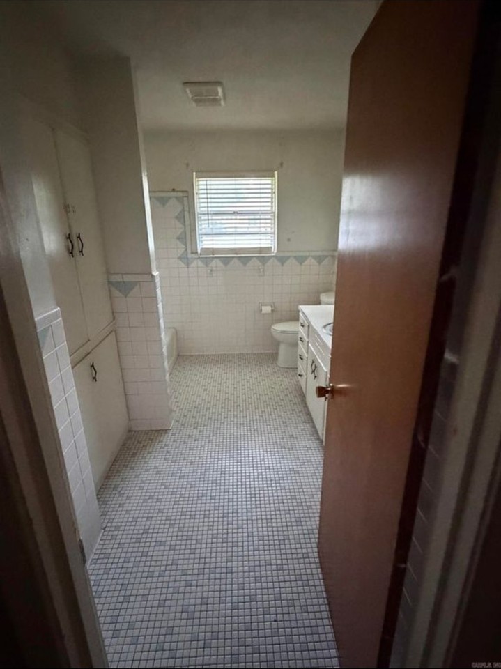 2410 Sheraton Park Dr - Photo 5 of 9