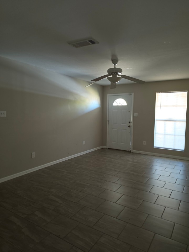 505 Mcfarland St #5 - Photo 2 of 10