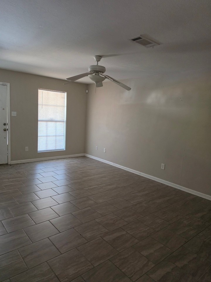 505 Mcfarland St #5 - Photo 3 of 10