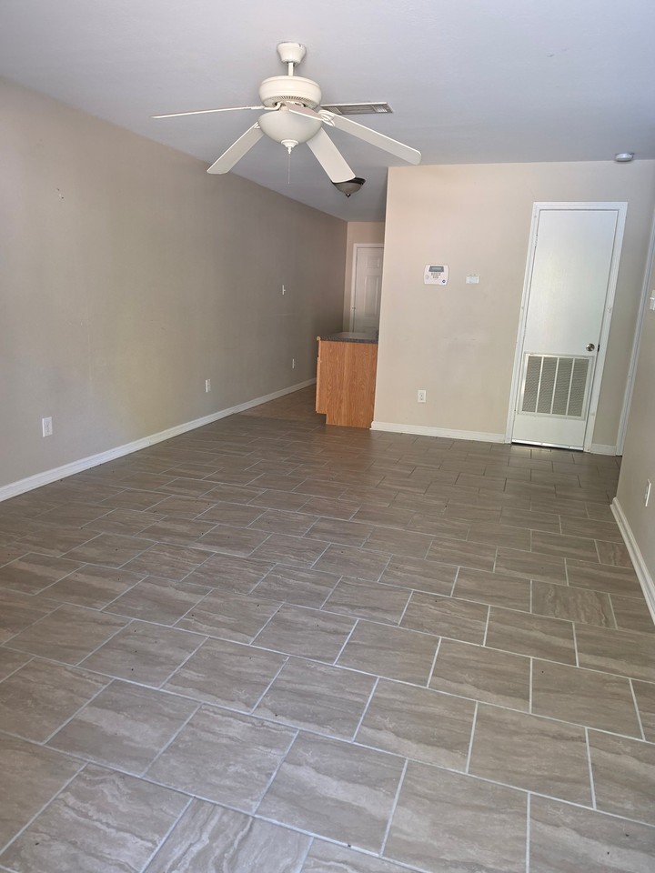 505 Mcfarland St #5 - Photo 4 of 10