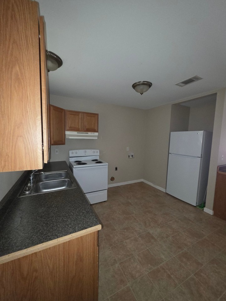 505 Mcfarland St #5 - Photo 6 of 10