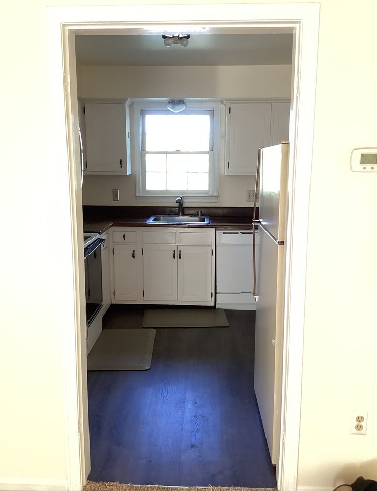 1044 Ramsgate Ct #C - Photo 7 of 26
