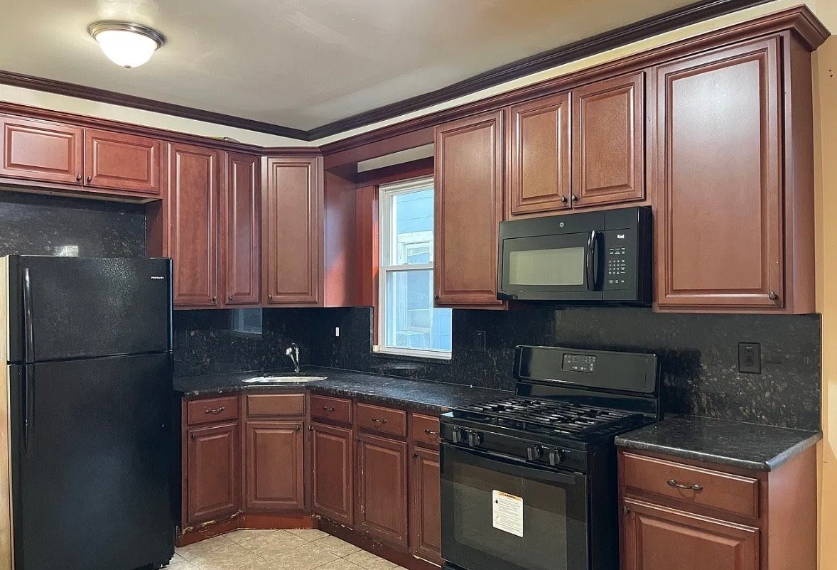 262 Bergen Ave #1L - Photo 3 of 7