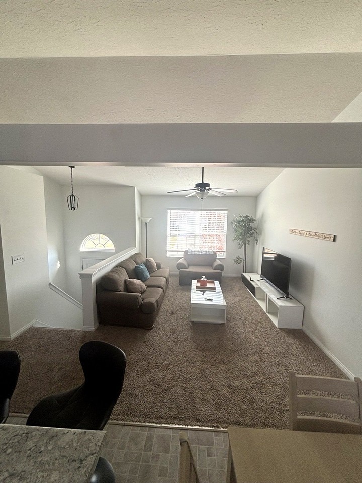1133 Gemstone Pointe Dr - Photo 5 of 19