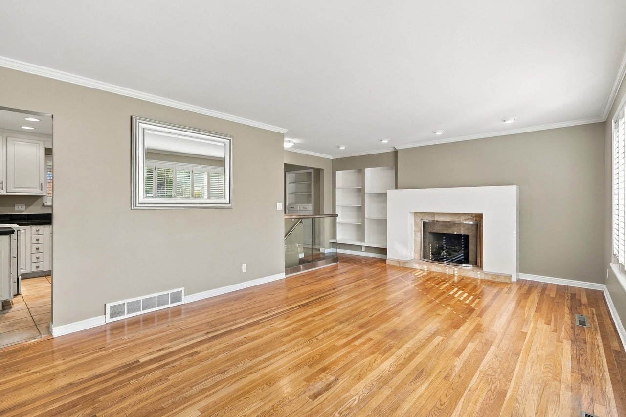 4330 S Conrad St - Photo 5 of 20