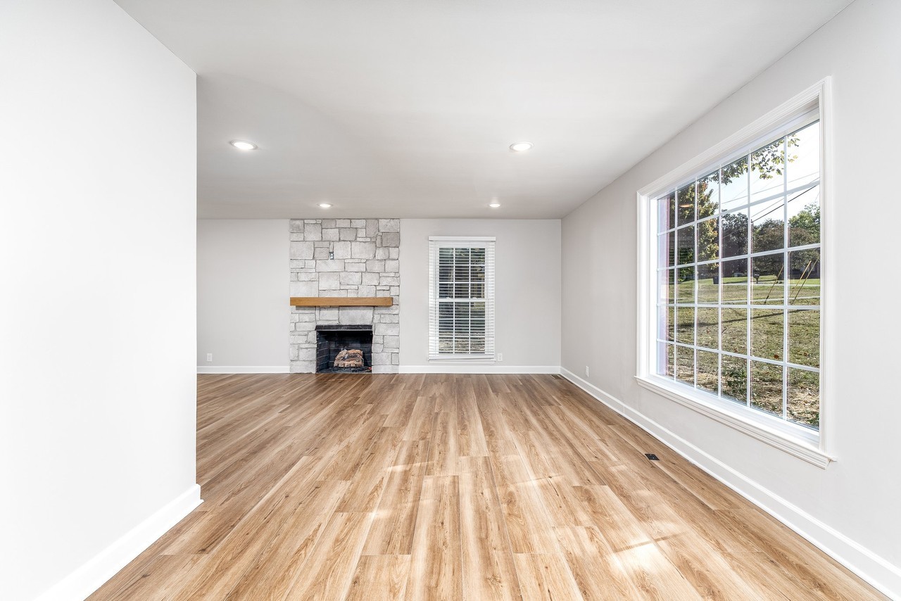 1207 Holly Hill Dr - Photo 6 of 19