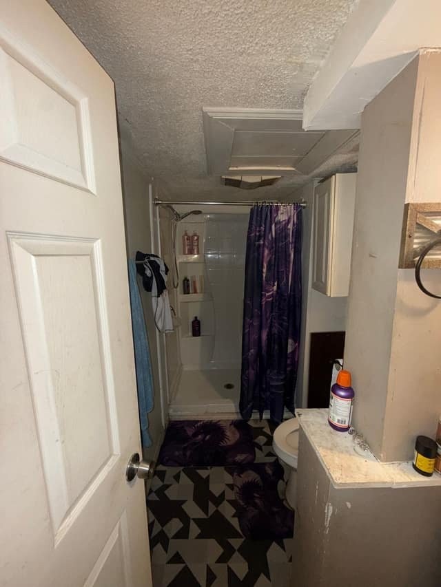 1206 Markham St - Photo 4 of 20