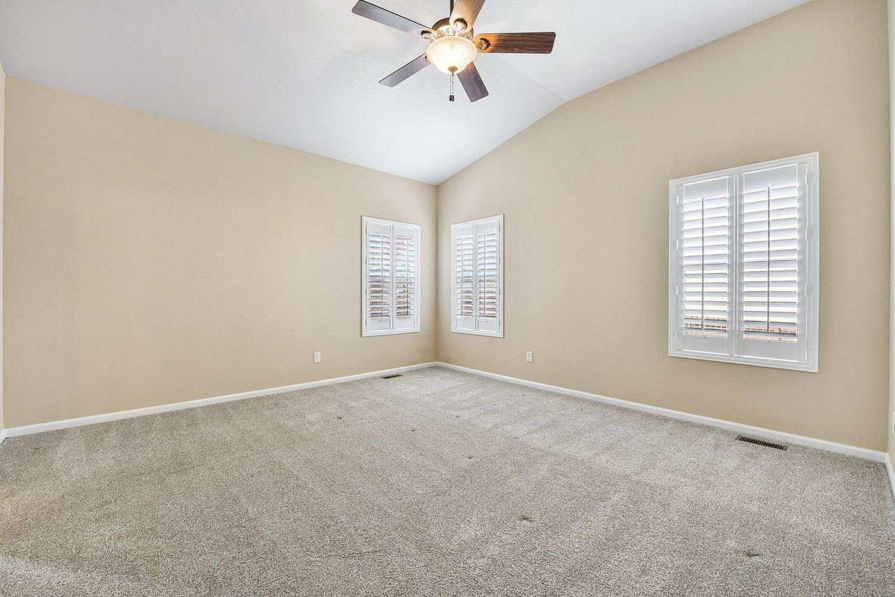 6470 Vickie Ln - Photo 4 of 18