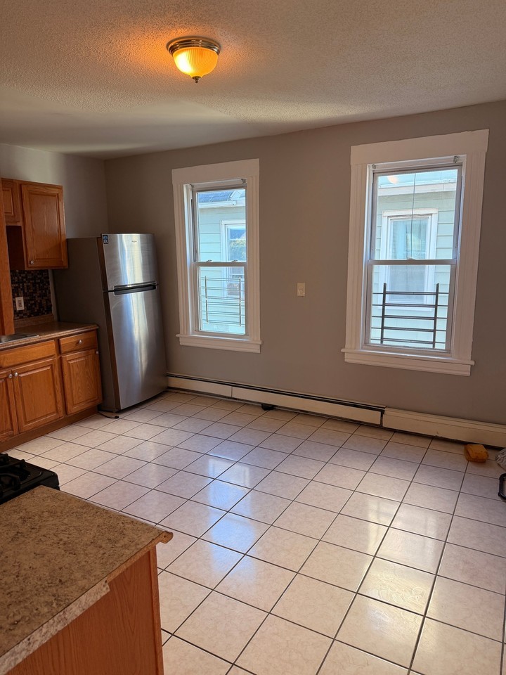 177 Sheridan St #2 - Photo 2 of 11