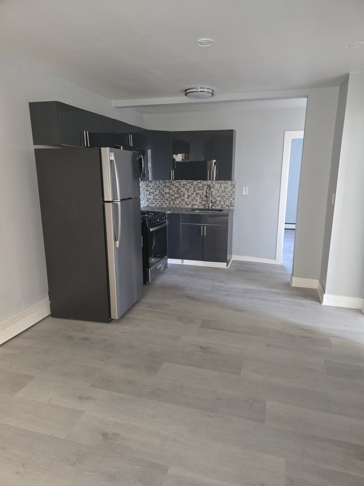 651 Barnum Ave - Photo 2 of 8