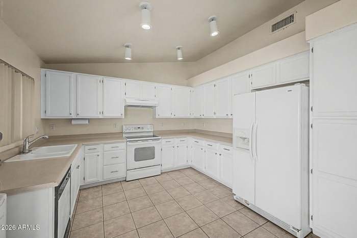 6657 N 77th Dr - Photo 4 of 19