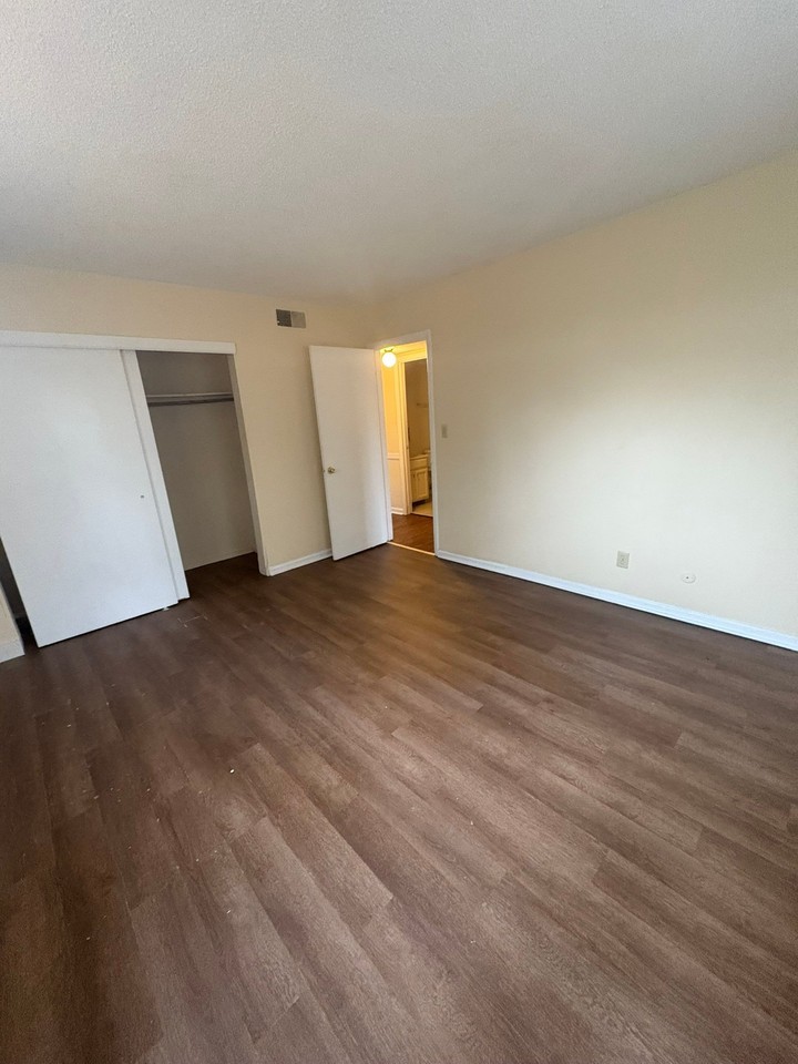 1230 E Mcdaniel St #22 - Photo 3 of 6