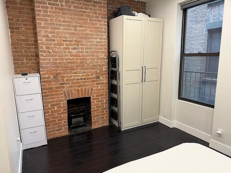 89 Bedford St - Photo 4 of 6