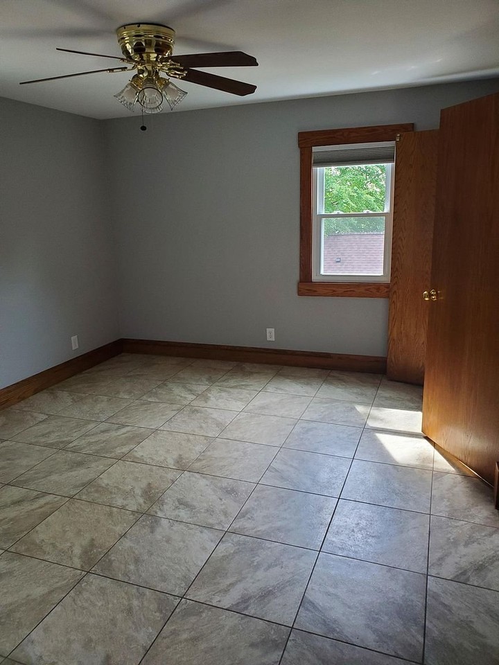 3024 N 69th St - Photo 4 of 12