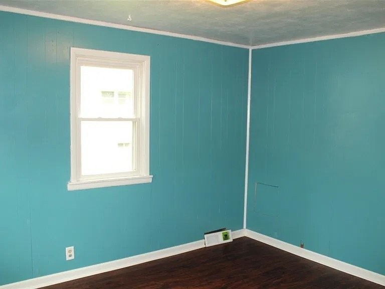808 Superior Ave - Photo 4 of 10