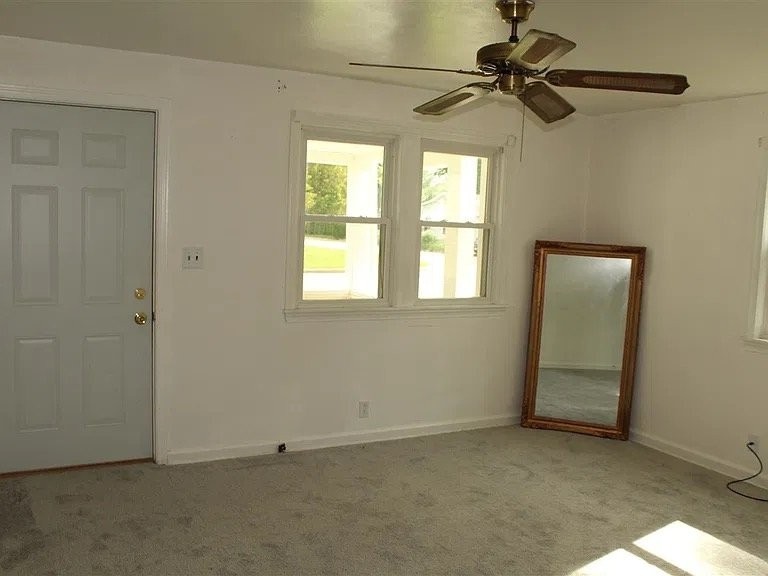 808 Superior Ave - Photo 7 of 10
