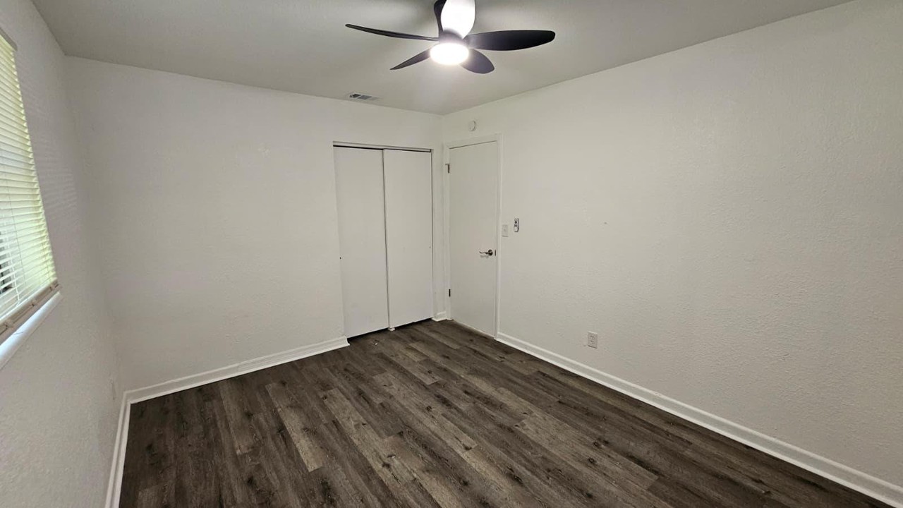 5032 Donnybrook Ave - Photo 3 of 17