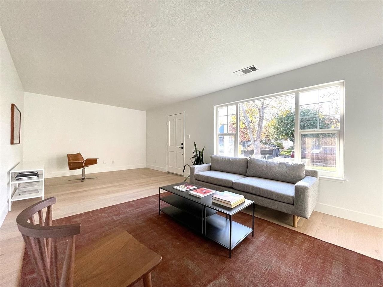 1541 36th St - Photo 4 of 13