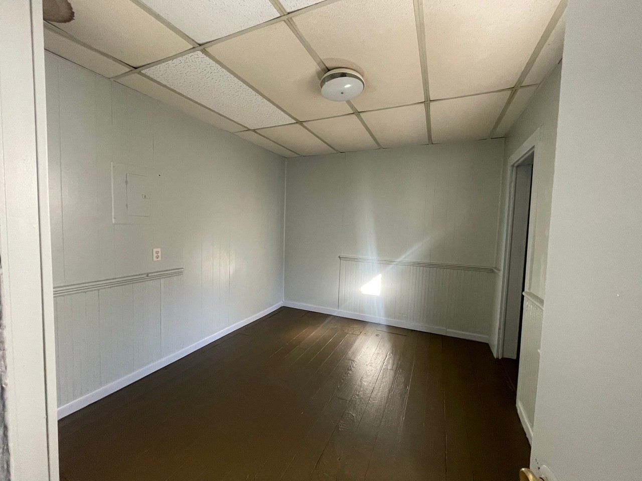 511 E 5th St - Photo 4 of 6