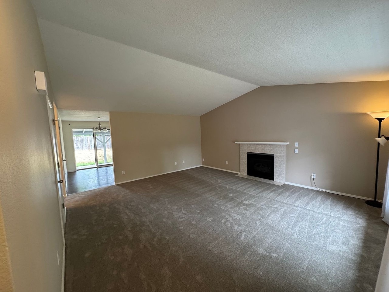 15665 Sw Thrasher Way - Photo 3 of 17