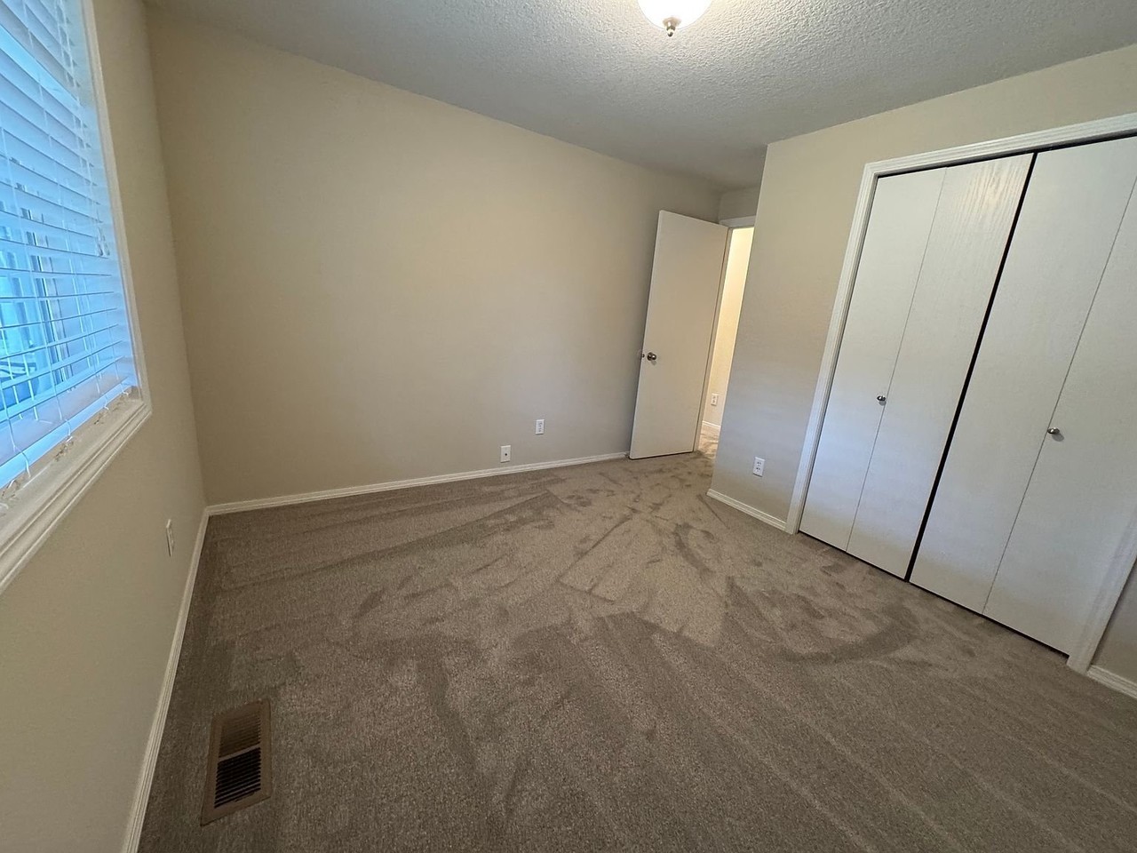 15665 Sw Thrasher Way - Photo 4 of 17