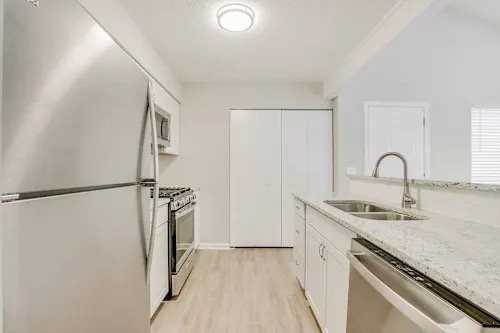 675 Utoy Cir Sw - Photo 3 of 15