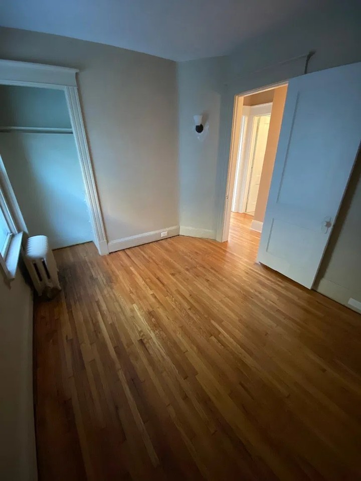 304 Bedford Ave #1 - Photo 5 of 9