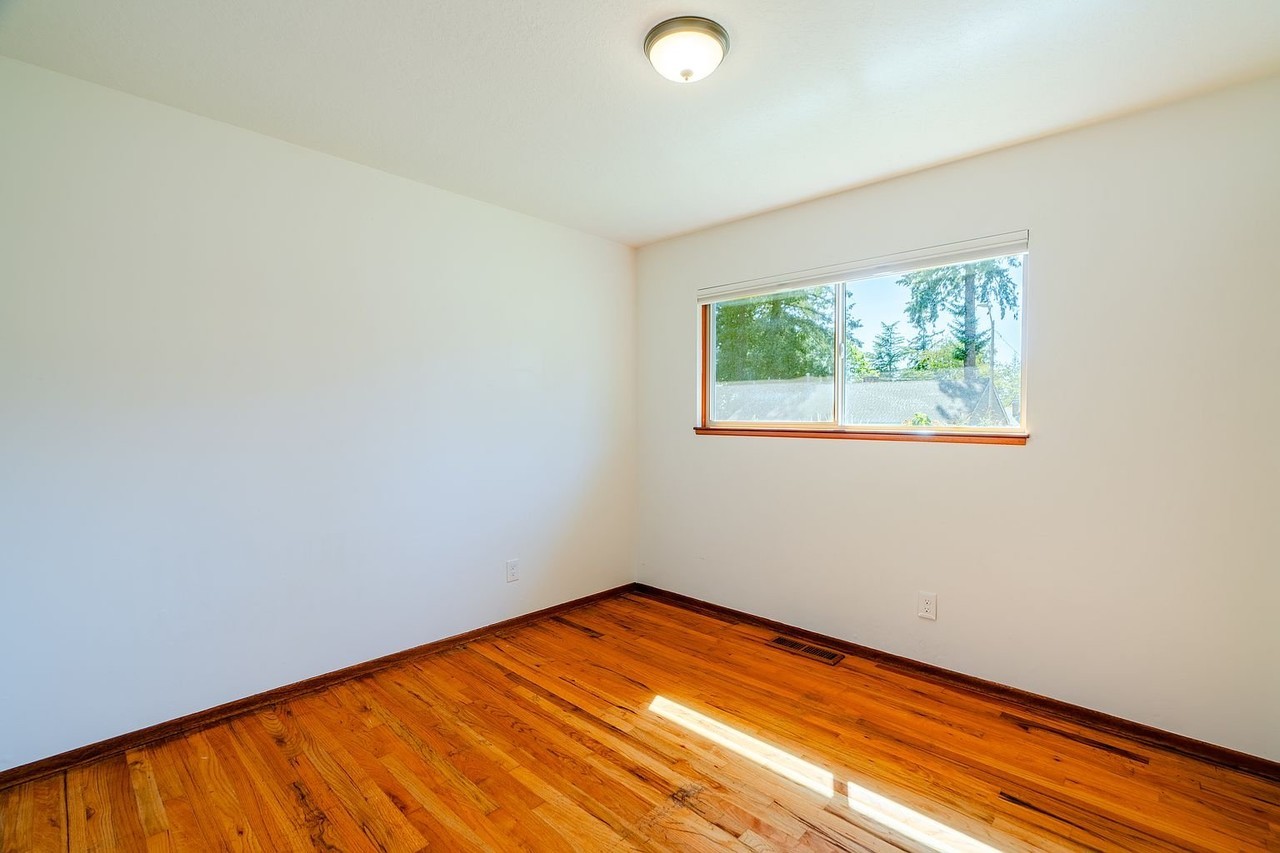 13510 Sw 61st Ave - Photo 5 of 12