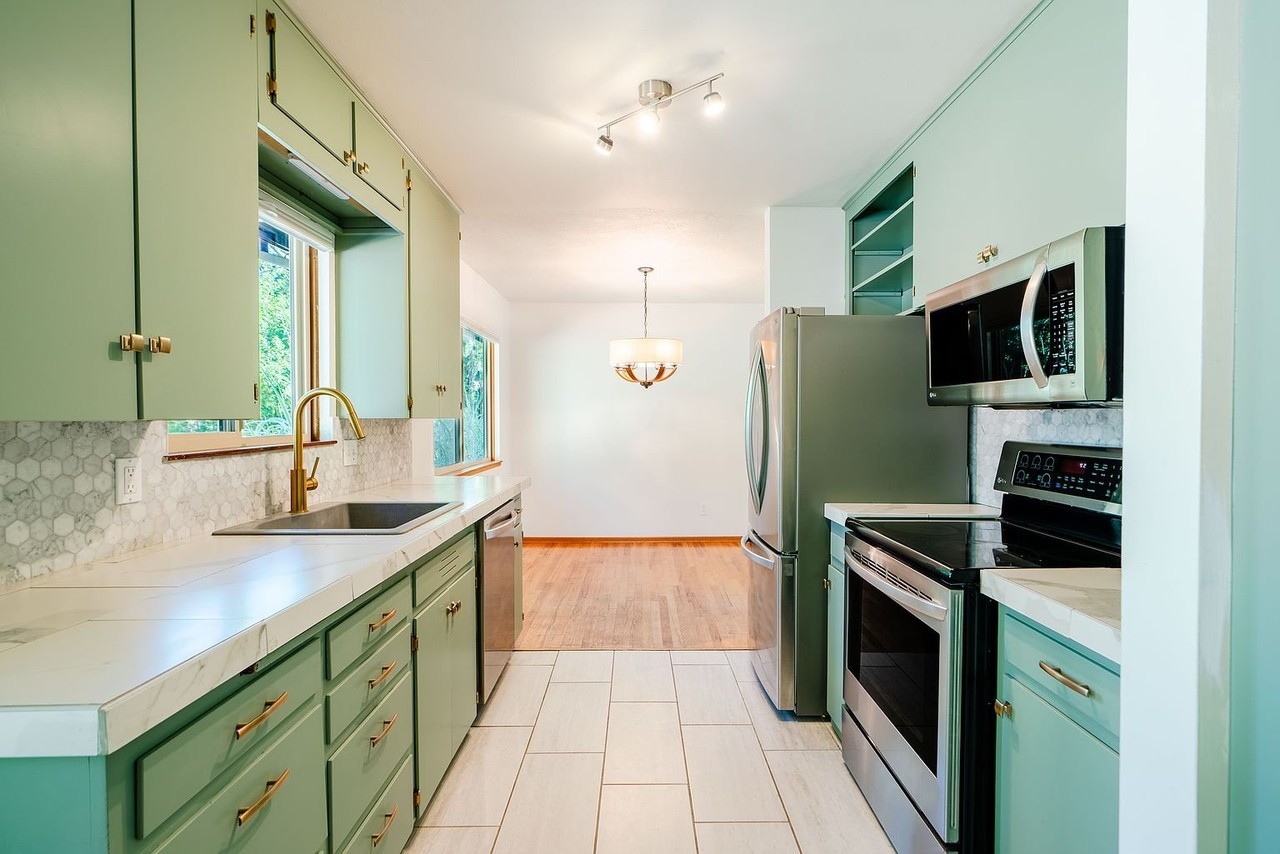 13510 Sw 61st Ave - Photo 6 of 12