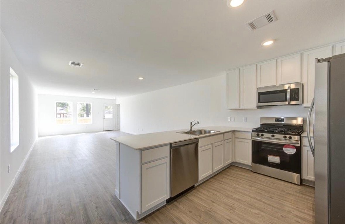 228 Houston Ave - Photo 3 of 11