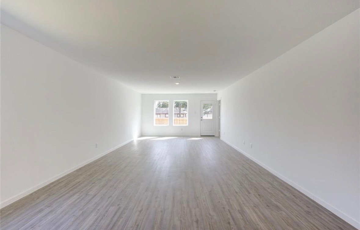 228 Houston Ave - Photo 5 of 11