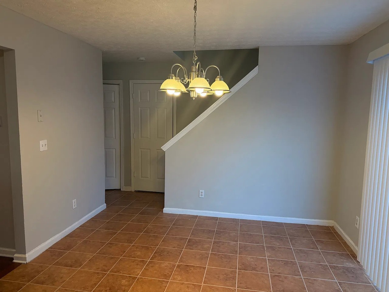 305 Springhaven Rd - Photo 4 of 19