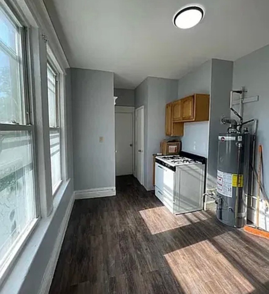 21 Vail St #3R - Photo 7 of 8
