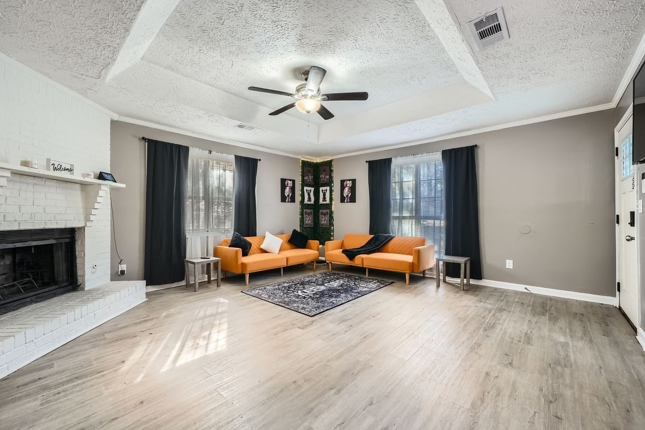 1089 Summer Brook Rd - Photo 4 of 17