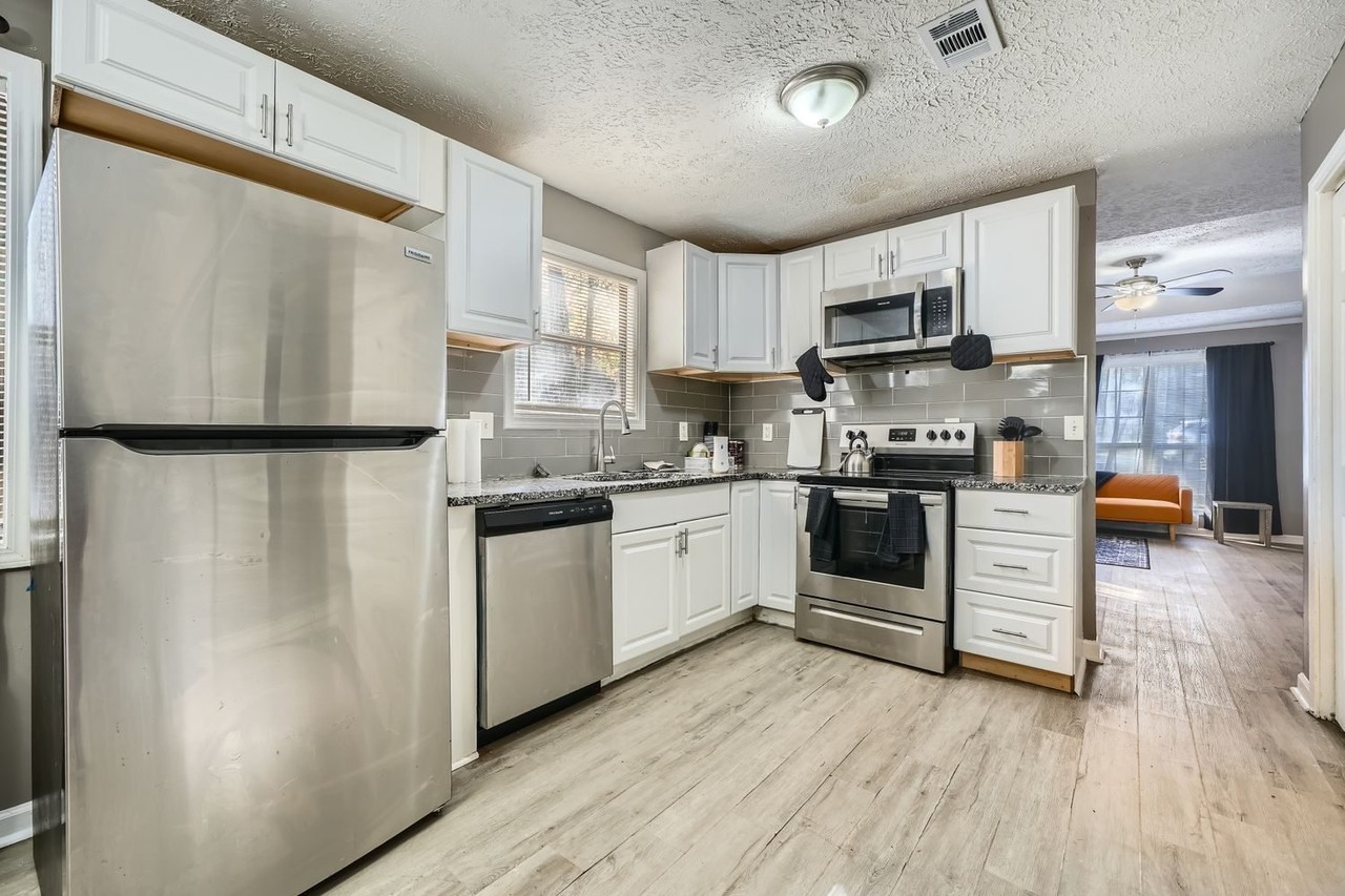 1089 Summer Brook Rd - Photo 5 of 17