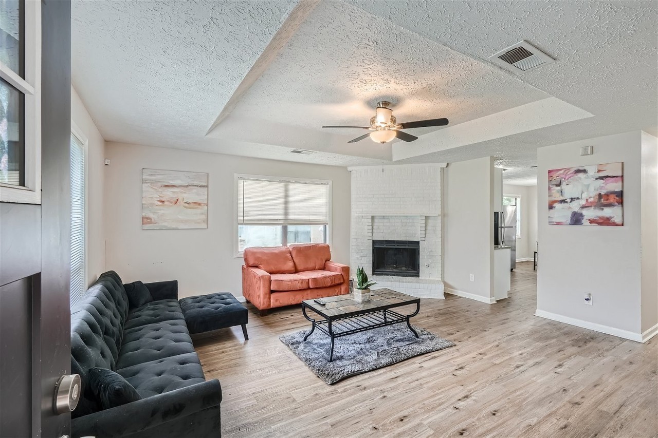 1091 Summer Brook Rd - Photo 2 of 18