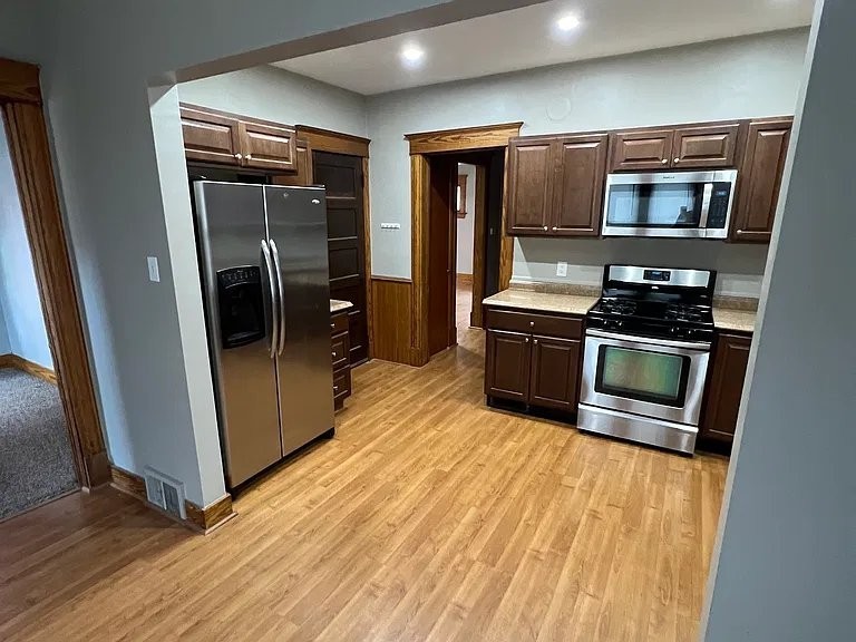 36 Warren Ave #2 - Photo 4 of 8