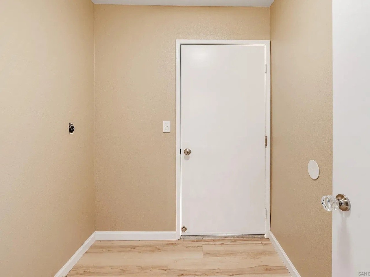 7427 Kamwood St - Photo 3 of 20
