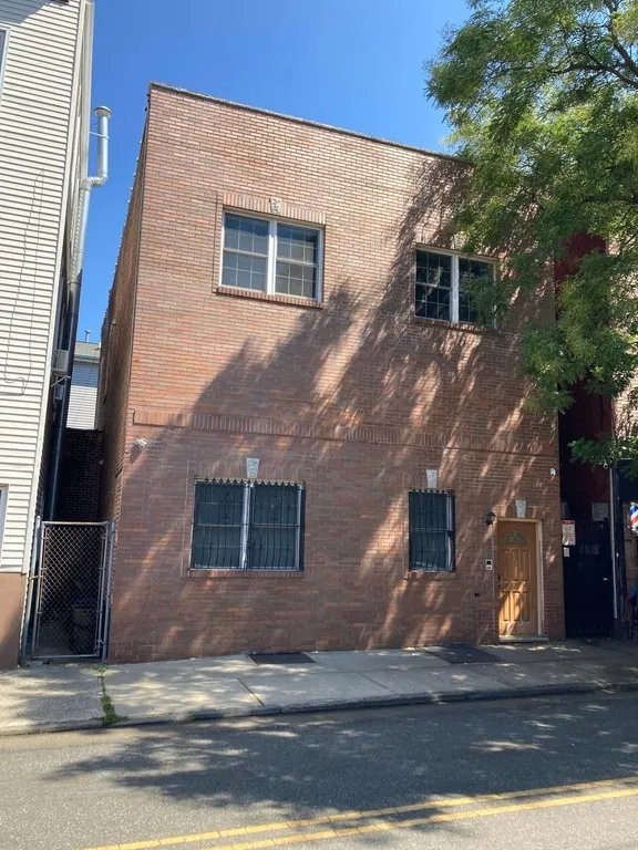 52 Franklin St