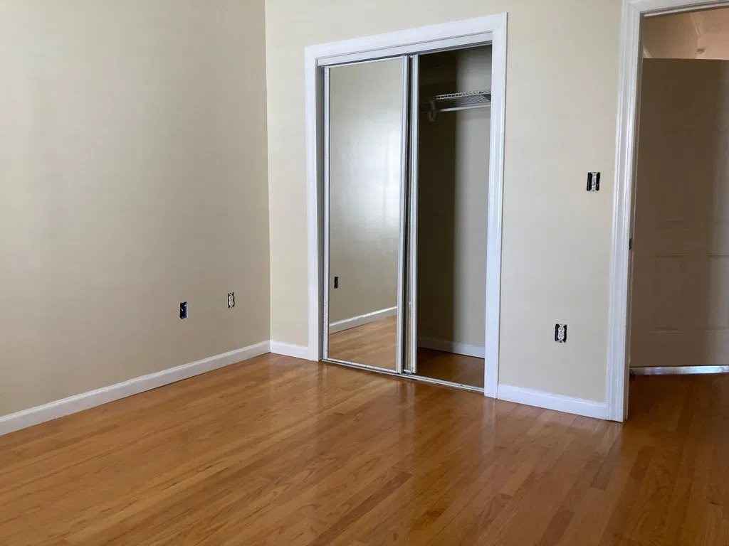 52 Franklin St - Photo 7 of 14